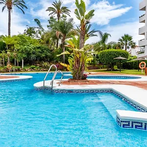 Livescape Medina Garden Apartment